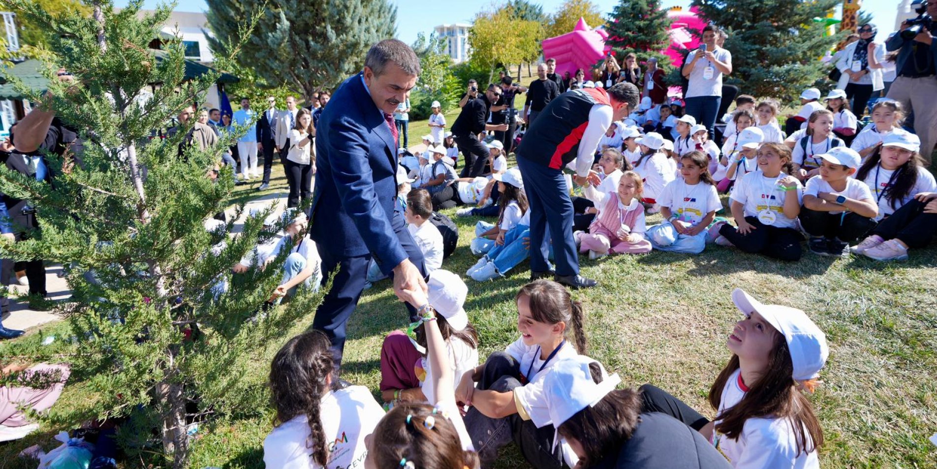 BAKAN TEKİN VE BAKAN YUMAKLI, 